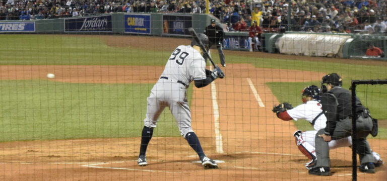 Red Sox vs. Yankees (39613646860)